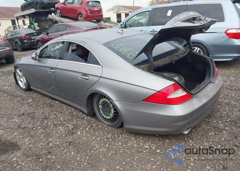 2010 Mercedes-Benz Cls 550 z USA, uszkodzony, nr VIN WDDDJ7CB3AA161674